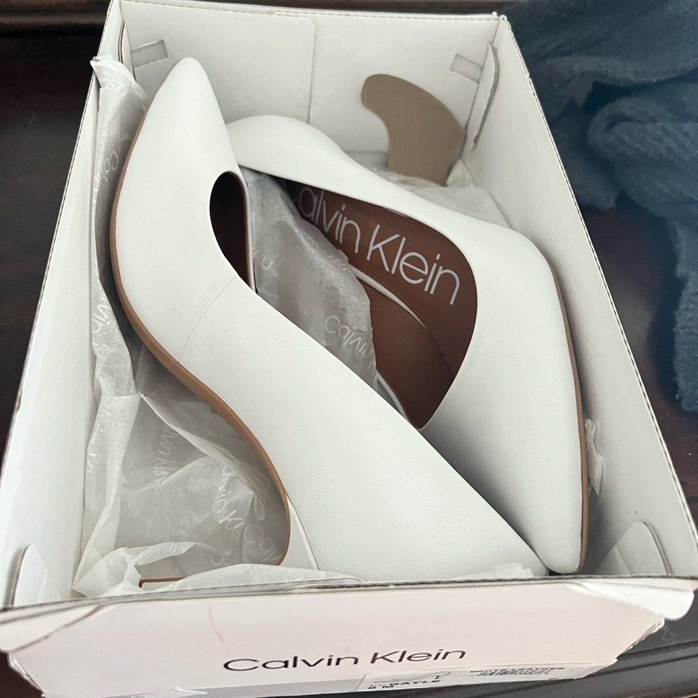 Calvin Klein Gayle Leather Heel with Box